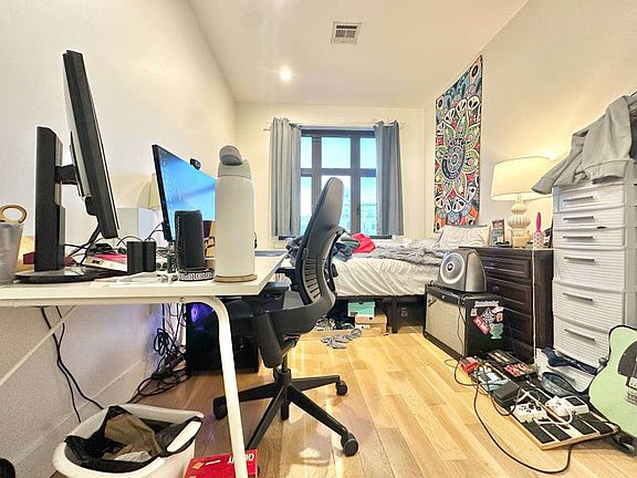 5th image of 818 Lexington Ave APT 5D