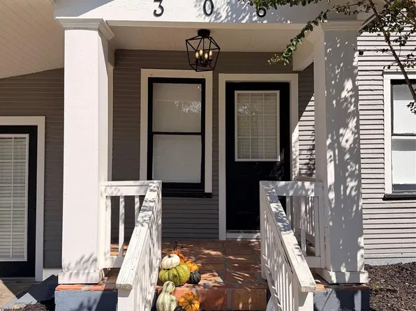 306 Jones St, Columbus, TX 78934