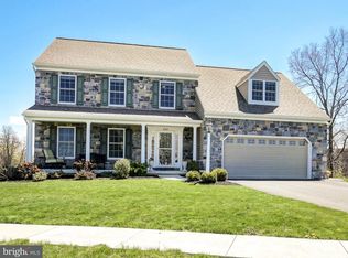 690 Genevieve Dr, Mechanicsburg, PA