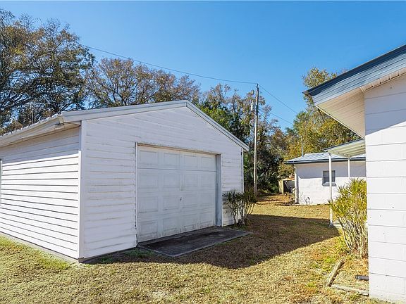 3rd image of 3732 Richard Rd