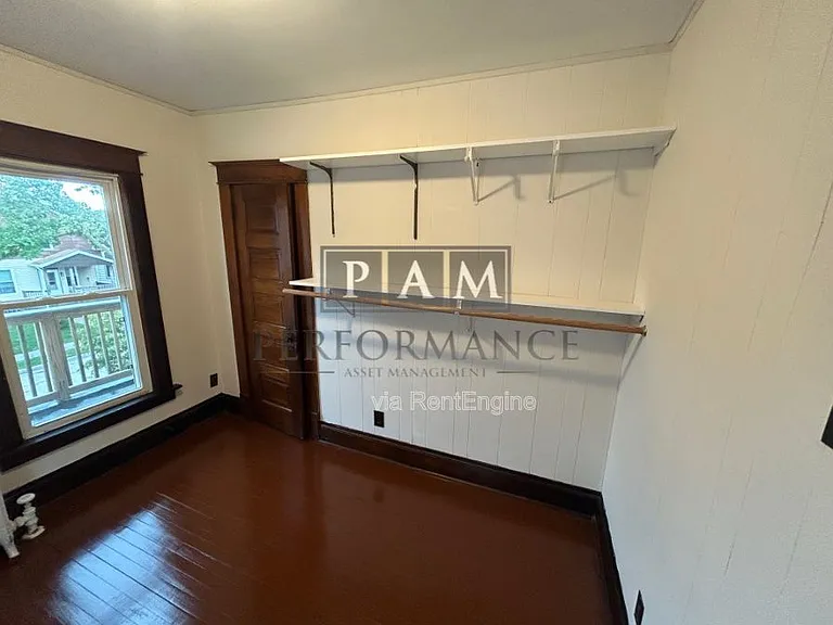 1213 S 72nd St — Photo 12