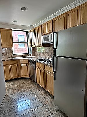 2nd image of 235 Mulberry St APT 7