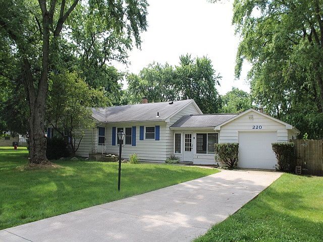 1st image of 220 Hunter Dr