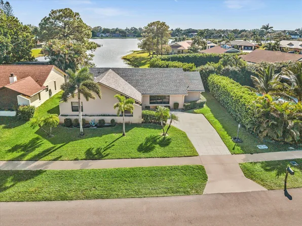8320 E Waccamaw Lane, Lake Worth, FL 33467