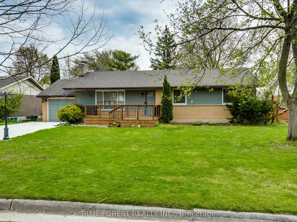 42 Regency Rd, London, ON N6H 4A8