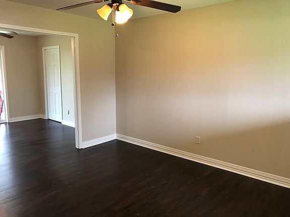2nd image of 200 Velma Dr