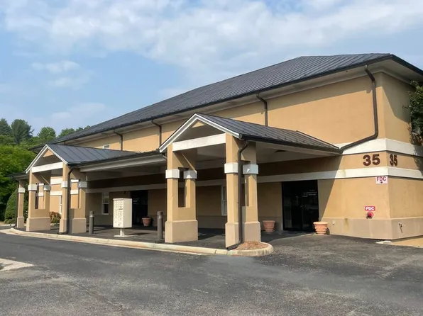 Lee,N.650, 650 N Lee Hwy APT 18, Lexington, VA 24450