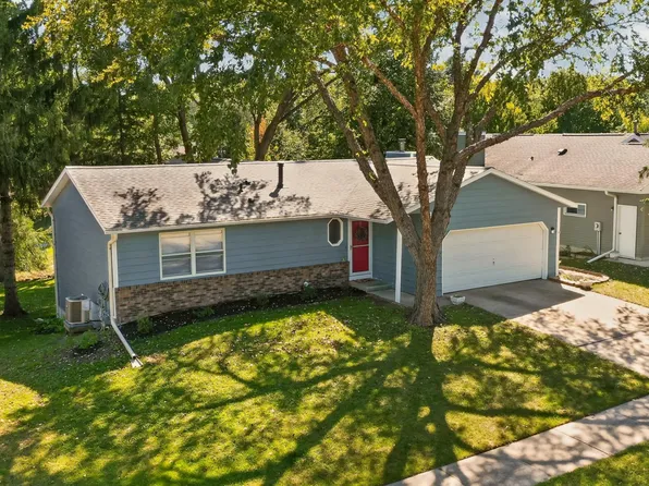 422 Chalet Dr NW, Rochester, MN 55901