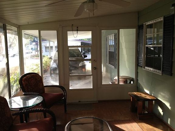 4th image of 136 Sycamore Ln