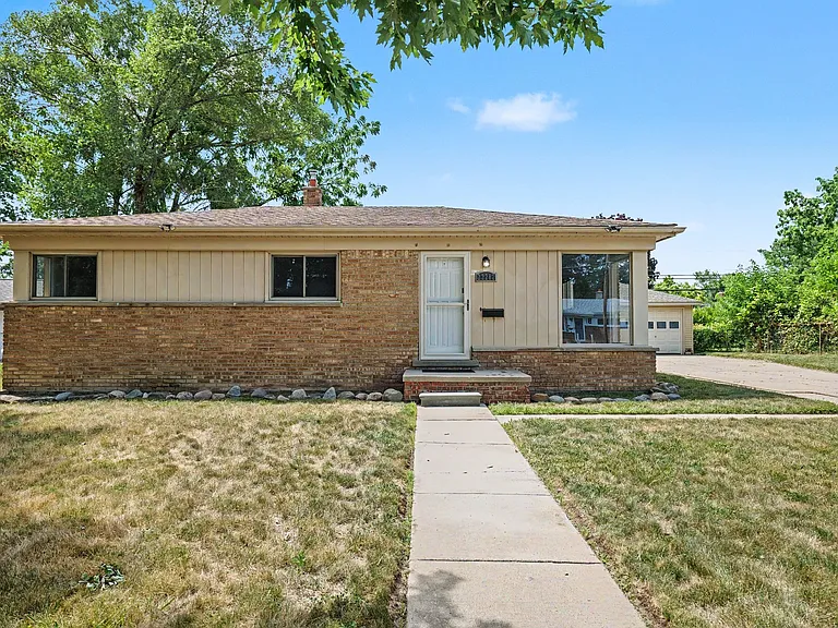 22282 E Schafer St — Photo 2