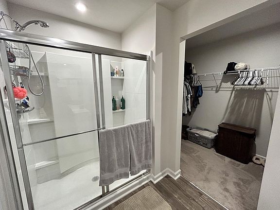 4th image of 132 Queens Mill Ct