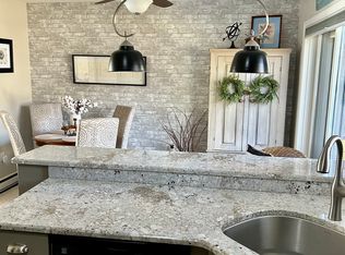 348 Boston Post Rd APT C14, Waterford, CT 06385