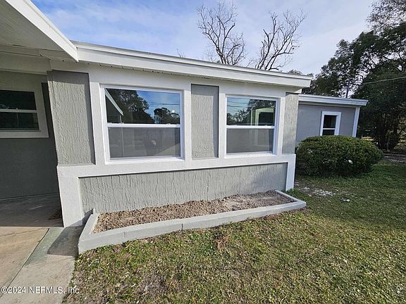 3rd image of 2528 PETUNIA Street