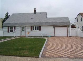 34 Ranch Ln, Levittown, NY 11756