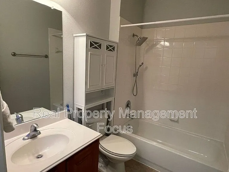 4645 Penelope Ln — Photo 19
