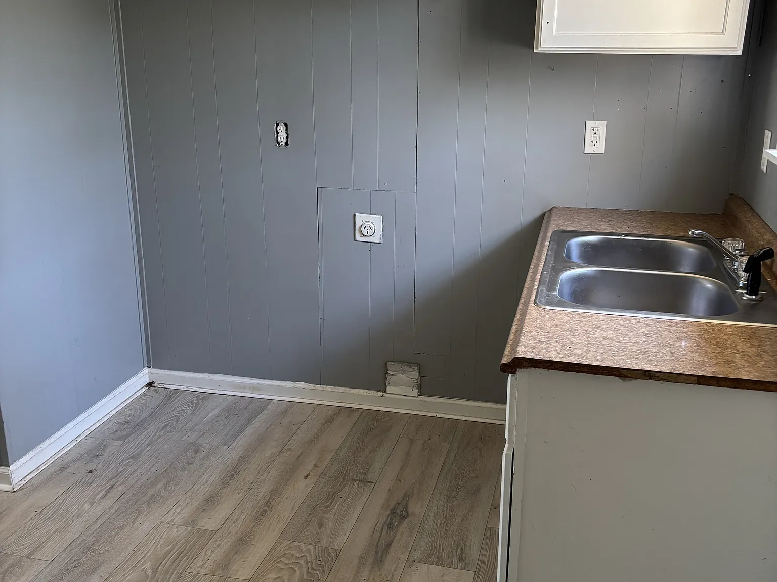 384 Moore St B Ripley - 1 — Photo 3