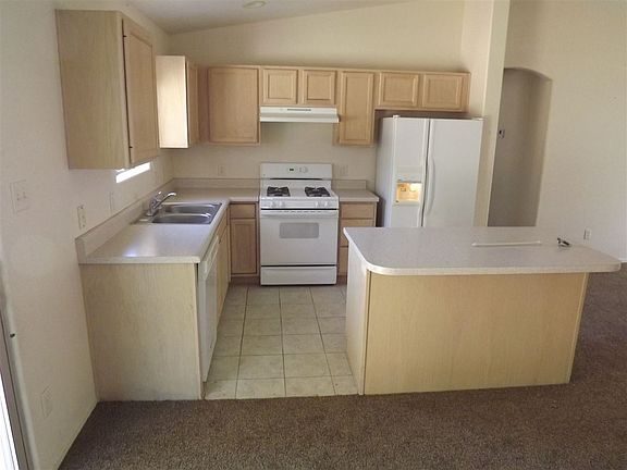 4th image of 2720 S Tensleep Ave