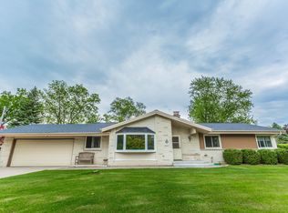 6530 S 120th St, Franklin, WI 53132