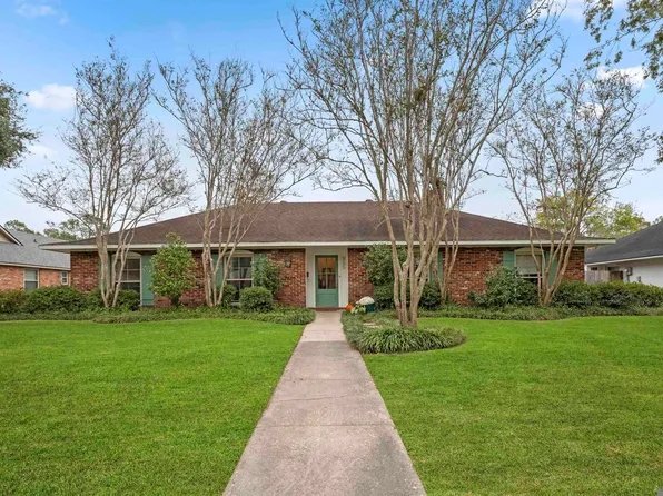 945 Heather Dr, Baton Rouge, LA 70815