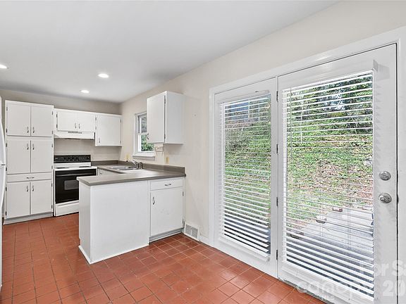 2nd image of 1 Clearbrook Rd