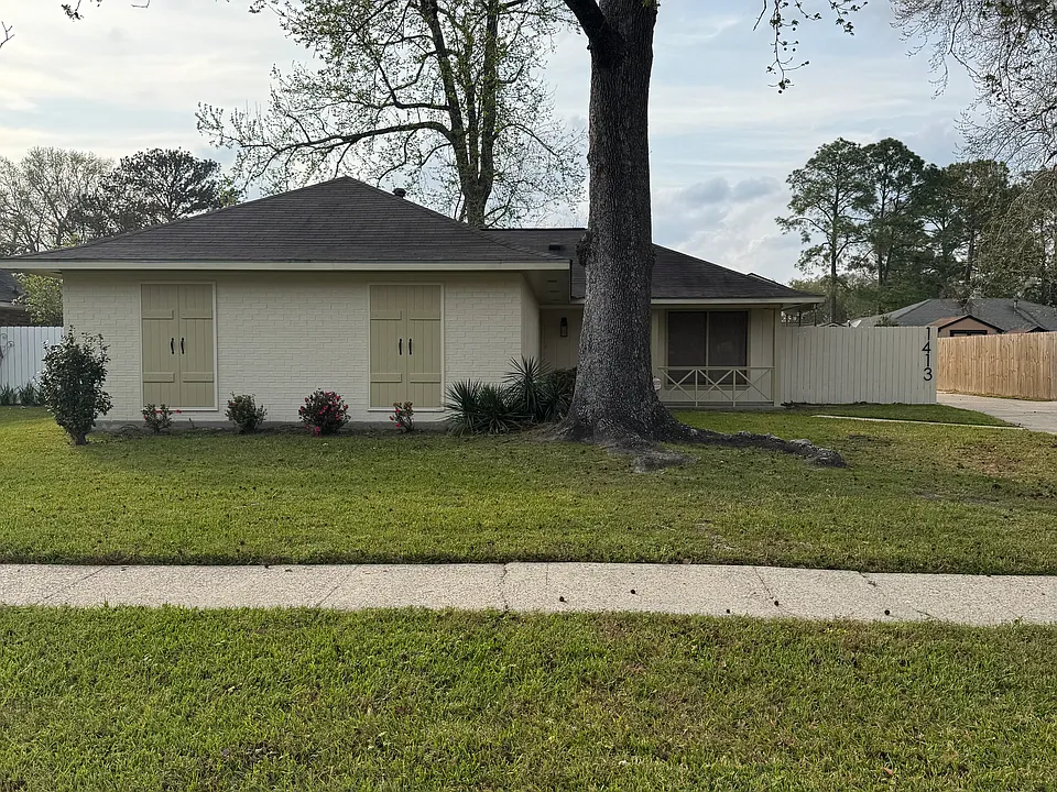 1413 Briarhurst Dr