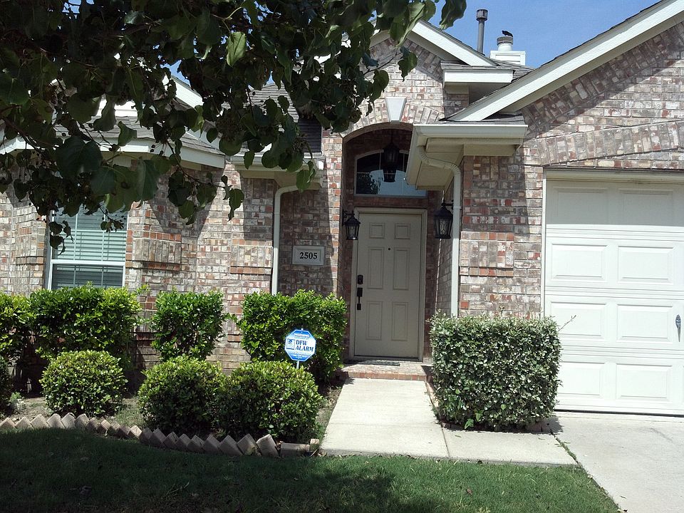 1st image of 2505 Bluewood Dr