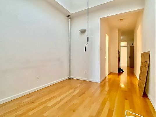 3rd image of 278 Wyckoff Ave #3L