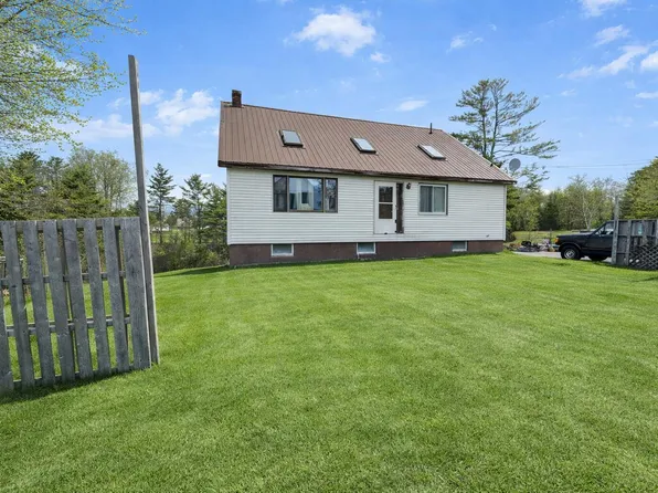 15 Maple Street, Milo, ME 04463