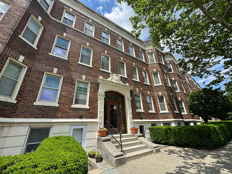 1645 Commonwealth Ave #1 — Photo 15