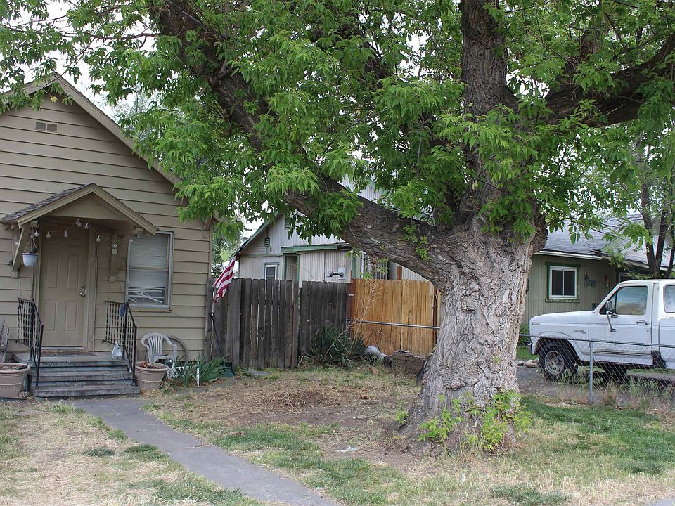 1st image of 376 Van Buren St
