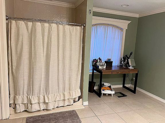 5th image of 300 Mesa Cir