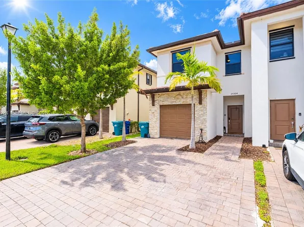 25304 SW 108th Ave, Homestead, FL 33032