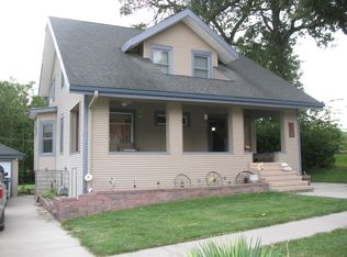 403 W Eldora Ave, Weeping Water, NE 68463