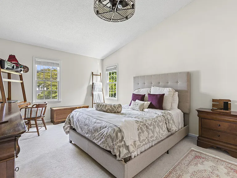 118 Archdale Dr — Photo 16