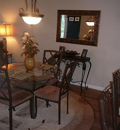 4th image of 124 Woodbury Glen St #124