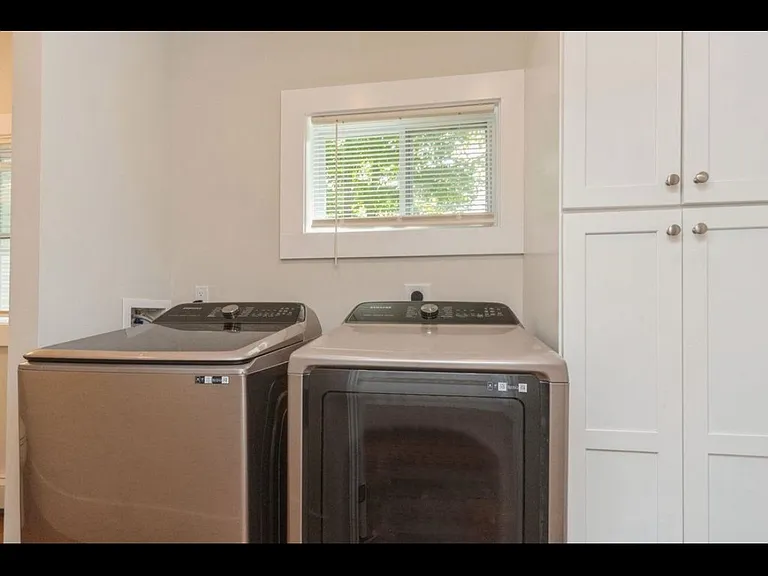 7 Bond St — Photo 5