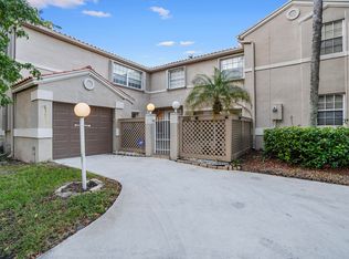 Embassy Court, Cooper City, FL 33026