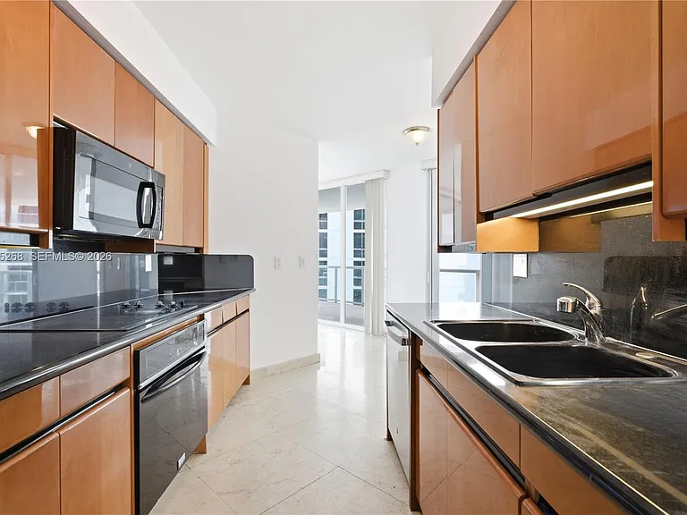 18671 Collins Ave #2304 — Photo 7