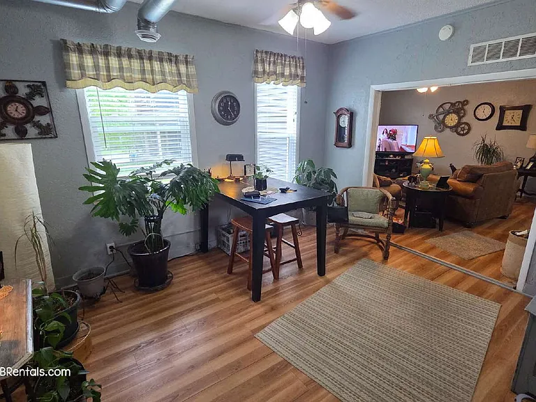 4445 Lincoln Ave #1 — Photo 4