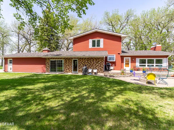 3501 54th Ave N, Grand Forks, ND 58203