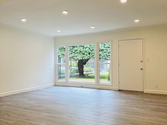 4th image of 4136 Palmwood Dr APT 6