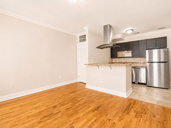 4th image of 18 Oak St APT 1