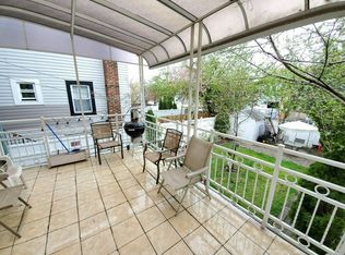 23-50 37th St #1R, Astoria, NY 11105