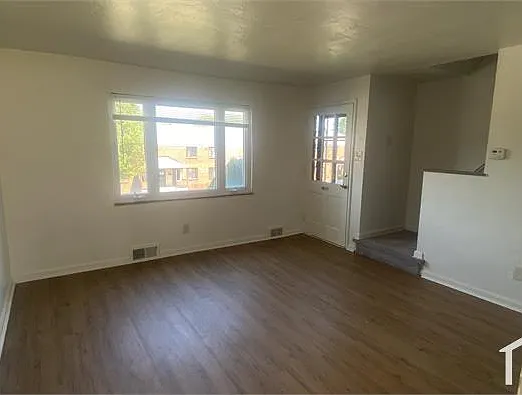 1685 Skyline Dr — Photo 5