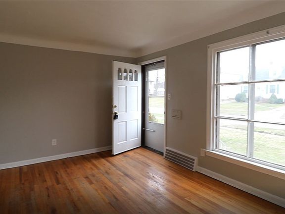 4th image of 3106 Brookdale Ave
