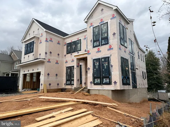 1110 Hillcrest Dr SW, Vienna, VA 22180