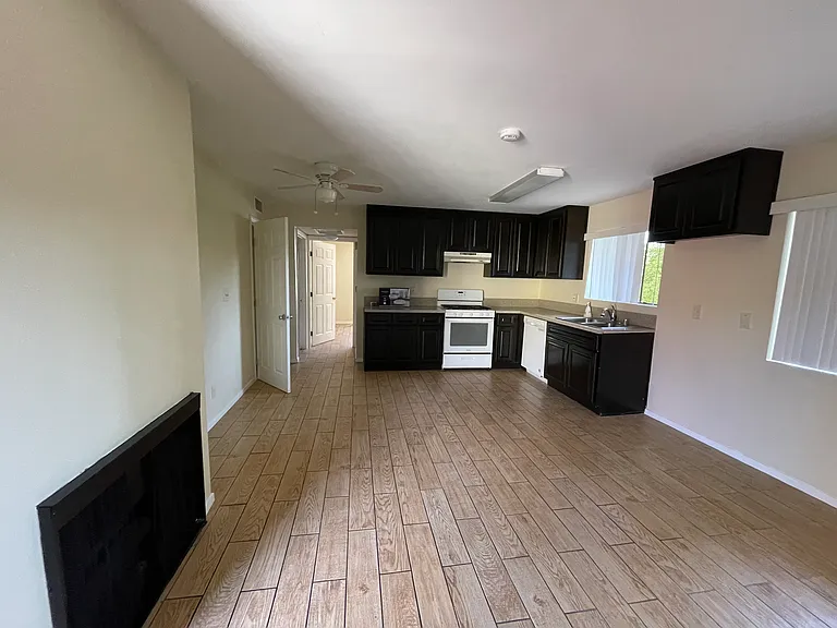 7300 Canby Ave #105 — Photo 2