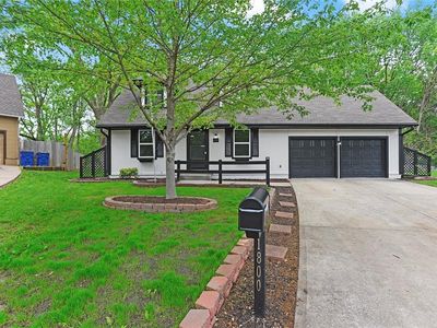 1800 SW Westview Cir, Blue Springs, MO, 64015