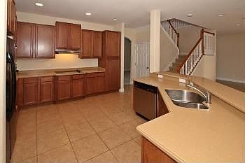5th image of 130 Heatherbrooke Cir