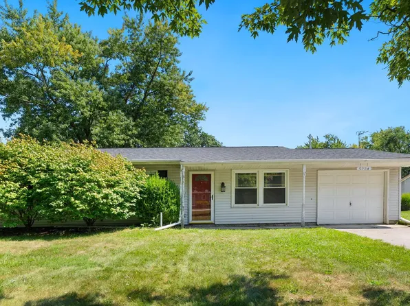 5224 Sandalwood Dr, Fort Wayne, IN 46835